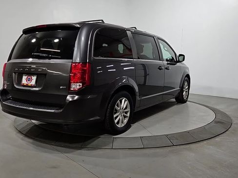 Used 2018 Dodge Grand Caravan SXT image 5