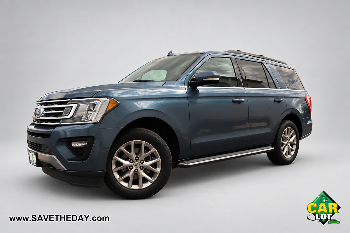 Used 2020 Ford Expedition XLT w/ Equipment Group 202A AWD/4WD image 2
