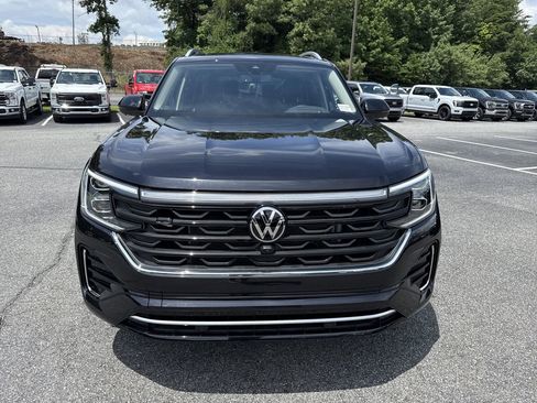 Used 2024 Volkswagen Atlas SEL Premium R-Line AWD/4WD image 3