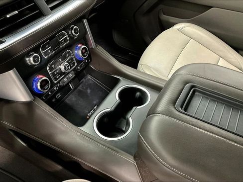 Used 2021 GMC Yukon SLT w/ SLT Luxury Plus Package image 17