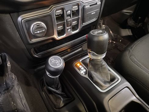 Used 2022 Jeep Wrangler Unlimited Sport AWD/4WD image 17