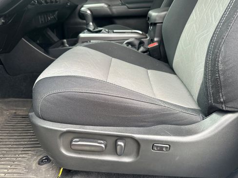 Used 2023 Toyota Tacoma TRD Off-Road image 13