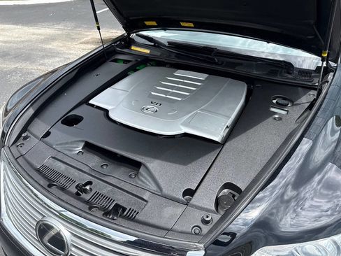 Used 2010 Lexus LS 460 L RWD image 50