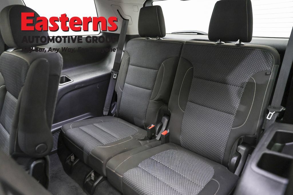 Used 2023 GMC Acadia SLE FWD image 23