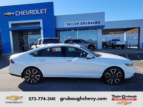 Used 2025 Honda Accord Touring image 1