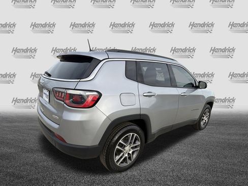 Used 2018 Jeep Compass Latitude w/ Popular Equipment Group image 10