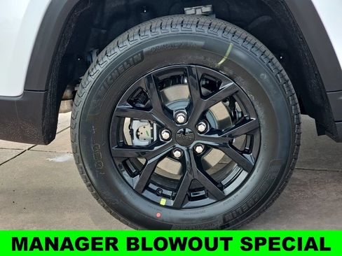 New 2026 Jeep Grand Cherokee Altitude AWD/4WD image 39