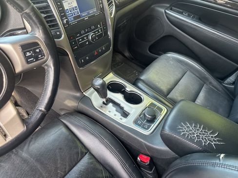 Used 2011 Jeep Grand Cherokee Laredo image 14