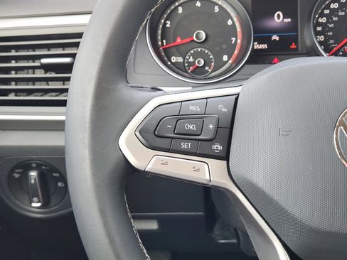 Used 2021 Volkswagen Atlas SE image 36