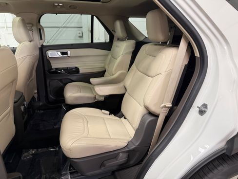 Used 2021 Ford Explorer Platinum w/ Equipment Group 601A AWD/4WD image 10