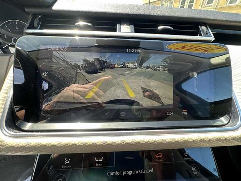 Used 2018 Land Rover Range Rover Velar S AWD/4WD image 17
