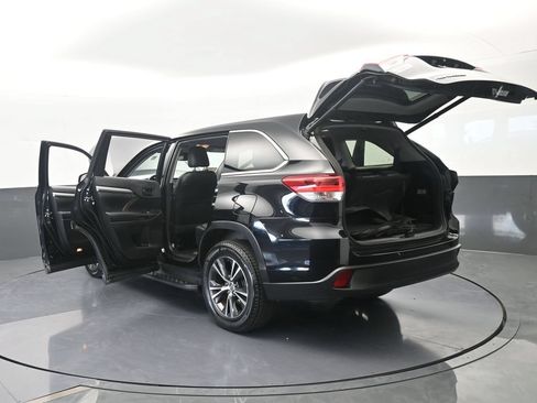 Used 2019 Toyota Highlander Plus FWD image 79