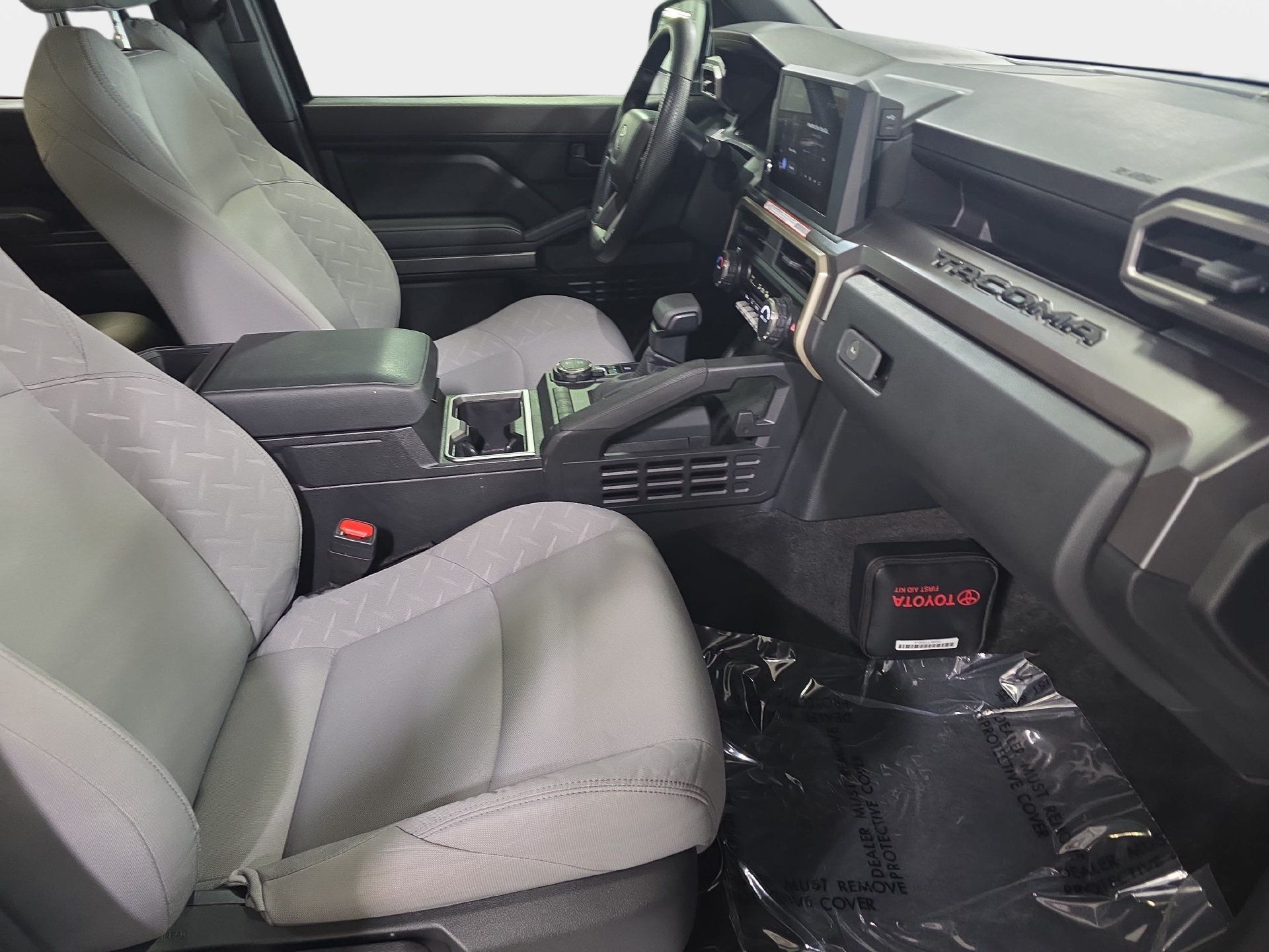 Used 2025 Toyota Tacoma SR5 AWD/4WD image 10