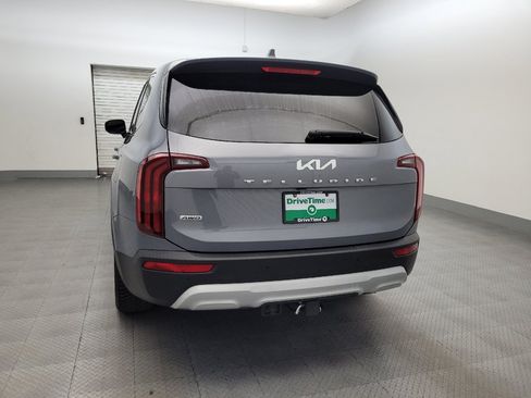 Used 2022 Kia Telluride LX AWD/4WD image 6