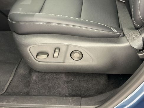 Used 2026 Chevrolet Traverse LT FWD image 15