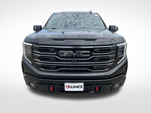 Used 2026 GMC Sierra 1500 AT4 w/ AT4 Premium Package AWD/4WD image 4