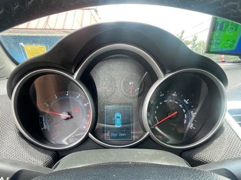 Used 2013 Chevrolet Cruze LT FWD image 8