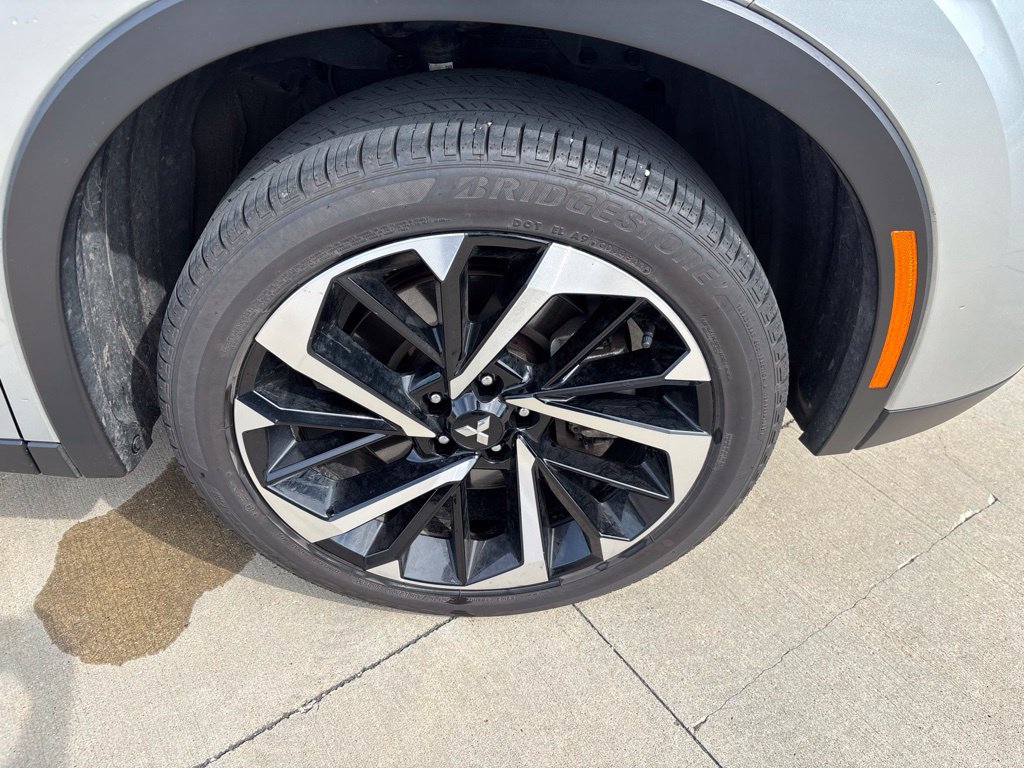 Used 2023 Mitsubishi Outlander SE AWD/4WD image 9