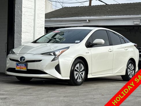 Used 2018 Toyota Prius Two image 8