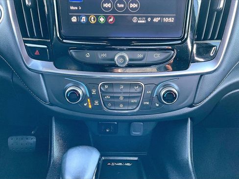 Used 2023 Chevrolet Traverse LT image 32