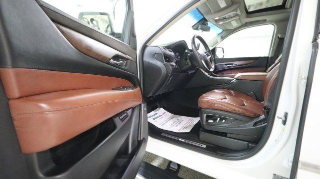 Used 2017 Cadillac Escalade Premium Luxury AWD/4WD image 9