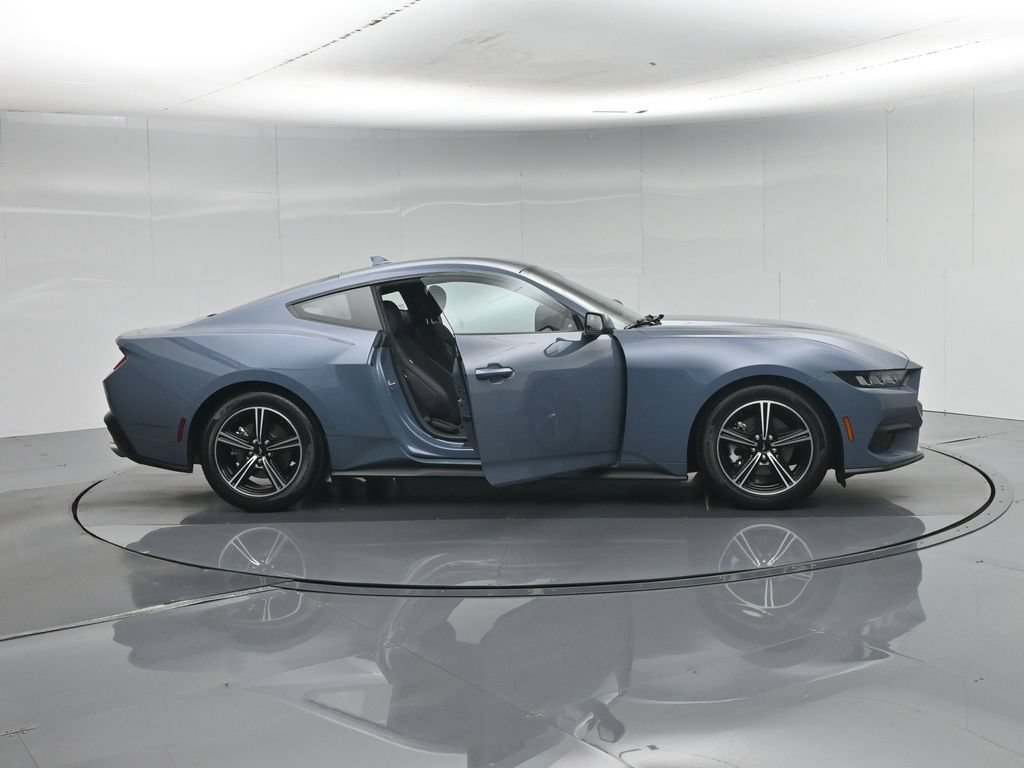 Certified 2024 Ford Mustang Coupe RWD image 5
