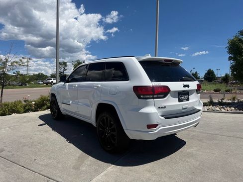 Used 2017 Jeep Grand Cherokee Altitude AWD/4WD image 5
