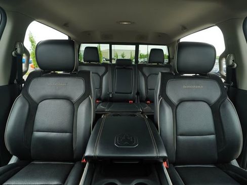 Used 2022 RAM 1500 Laramie AWD/4WD image 33