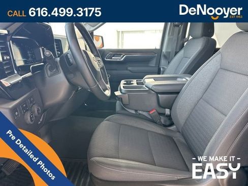 Used 2025 Chevrolet Silverado 1500 LT image 13