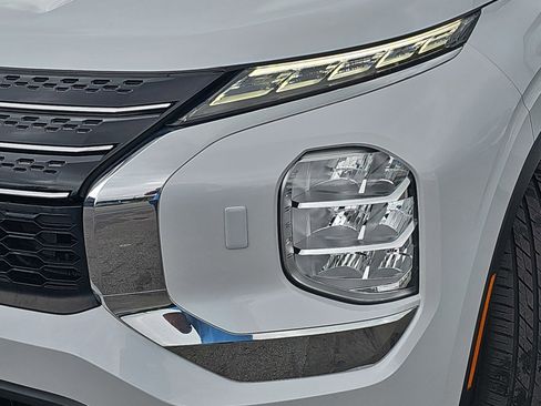 Used 2022 Mitsubishi Outlander ES AWD/4WD image 30