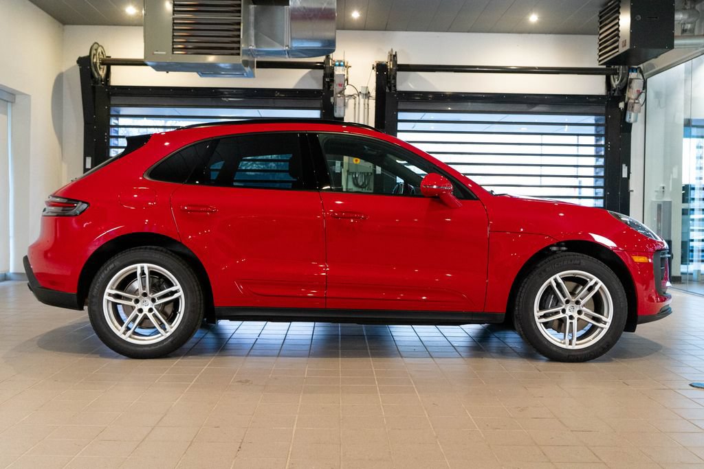 Certified 2026 Porsche Macan AWD/4WD image 10