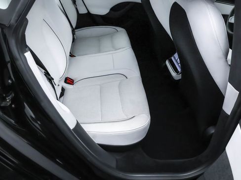 Used 2023 Tesla Model S Plaid image 18