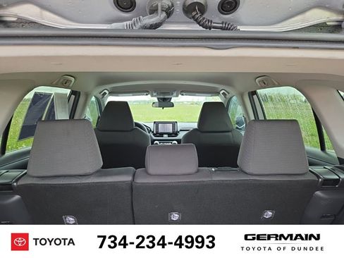 Used 2022 Toyota RAV4 XLE AWD/4WD image 23