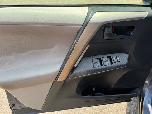 Used 2013 Toyota RAV4 LE FWD image 15