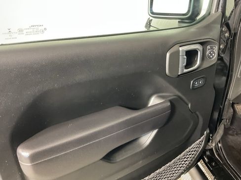 Used 2022 Jeep Wrangler Unlimited Sport AWD/4WD image 16