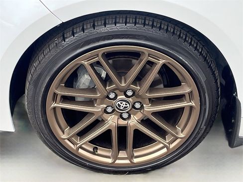 Used 2025 Toyota Corolla Hatchback image 29