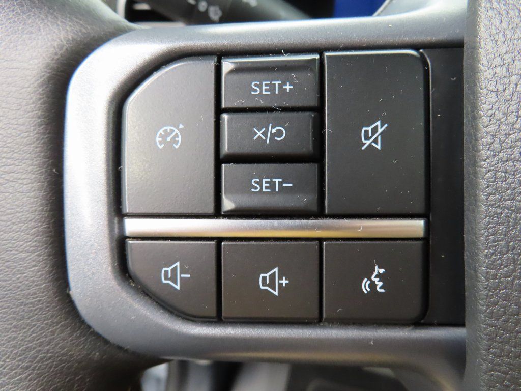 Used 2025 Ford F350 Lariat AWD/4WD image 48