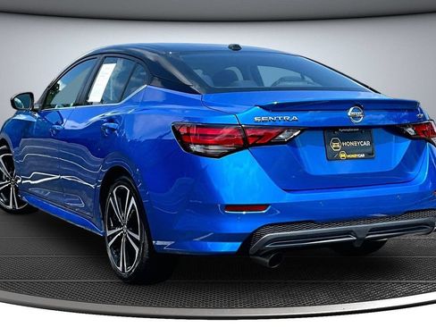 Used 2022 Nissan Sentra SR w/ Electronics Package FWD image 4