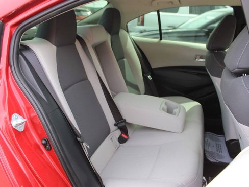 Used 2021 Toyota Corolla LE FWD image 11