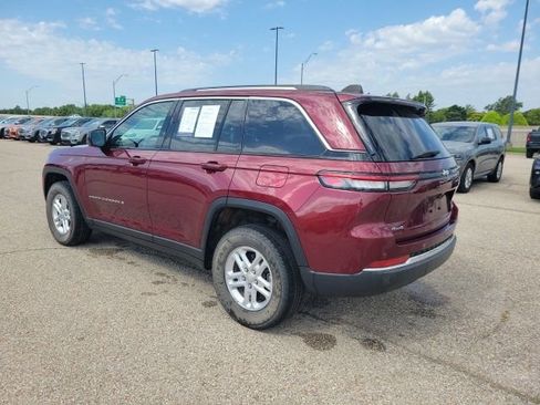 Used 2023 Jeep Grand Cherokee Laredo w/ Luxury Tech Group I AWD/4WD image 23