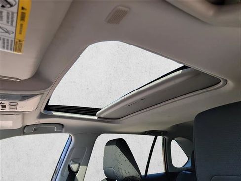 Used 2024 Toyota RAV4 XLE w/ Convenience Package FWD image 16