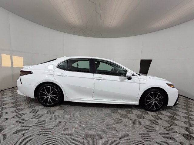Used 2024 Toyota Camry SE AWD/4WD image 8