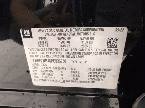 Used 2023 Buick Envision Essence w/ Sport Touring Package FWD image 4