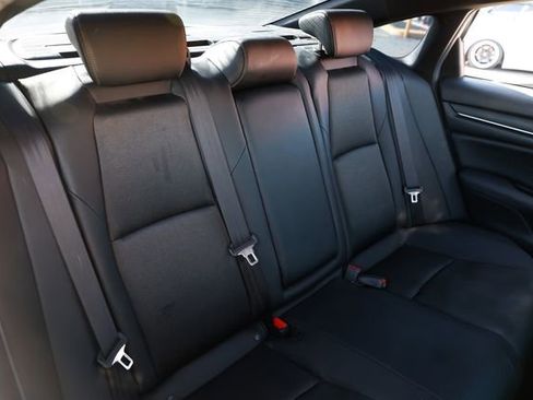 Used 2019 Honda Accord Sport image 14