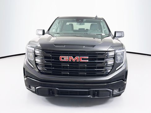 Used 2024 GMC Sierra 1500 Elevation AWD/4WD image 2