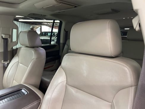 Used 2019 Chevrolet Suburban Premier image 17