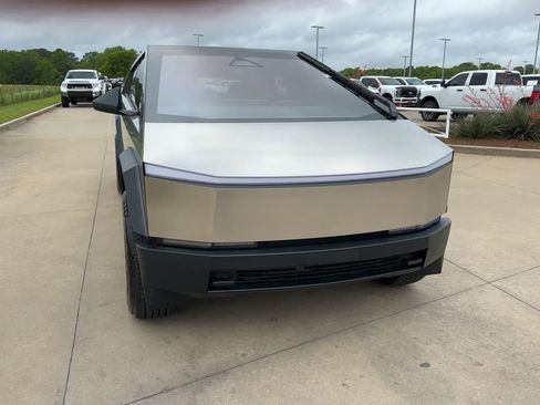 Used 2025 Tesla Cybertruck 2WD Crew Cab image 4