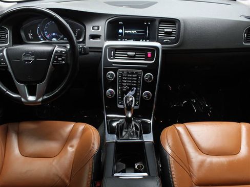 Used 2015 Volvo S60 T6 Platinum FWD image 9
