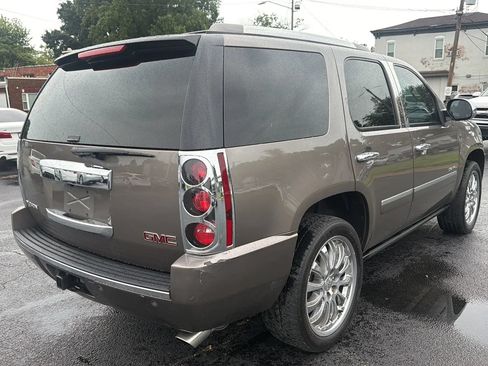 Used 2013 GMC Yukon Denali AWD/4WD image 5