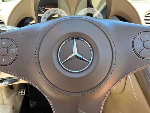 Used 2012 Mercedes-Benz SL 550 image 34